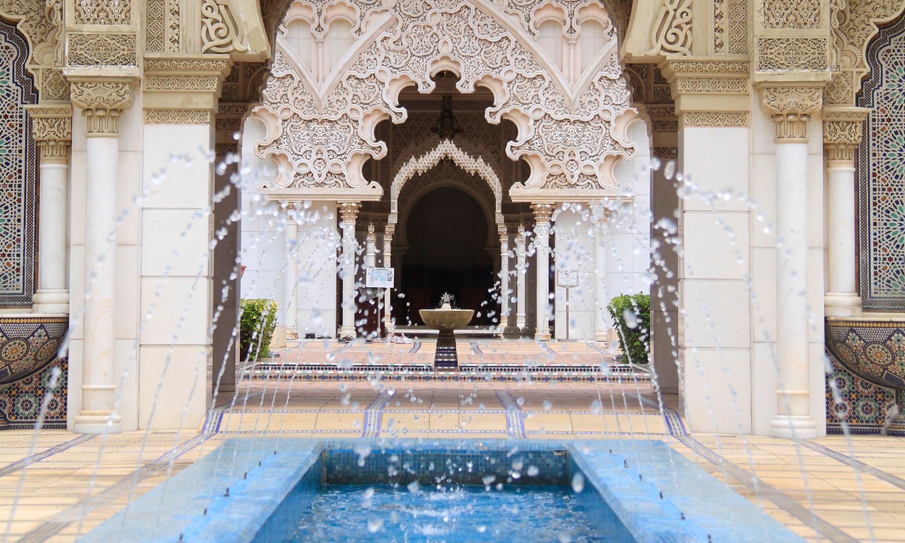 人気急上昇中のフォトスポット モロッコパビリオン（アスタカ・モロッコ） に立ち寄り